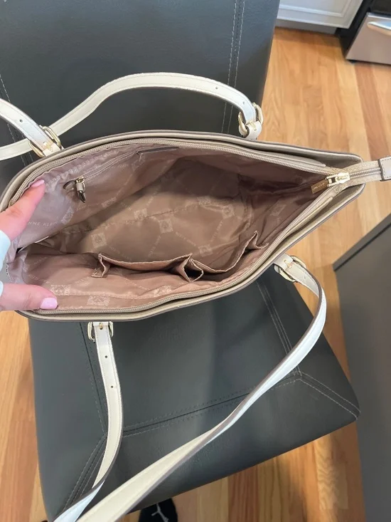 Purse - Picture 2 of 3